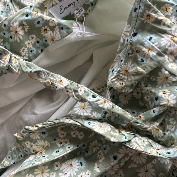 Emory Park Floral Maxi Dress - Green and White - Picture 7 of 7